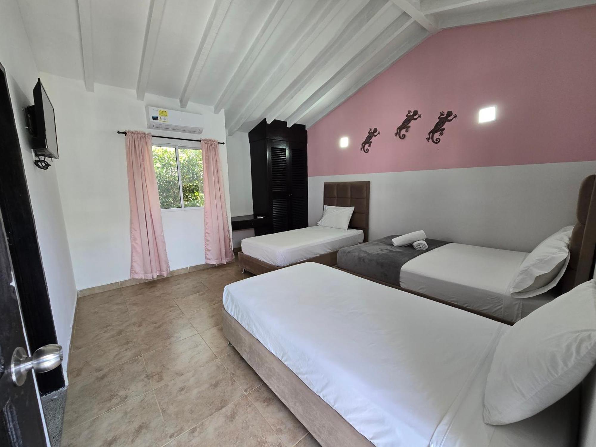 Hotel Veleros 4*